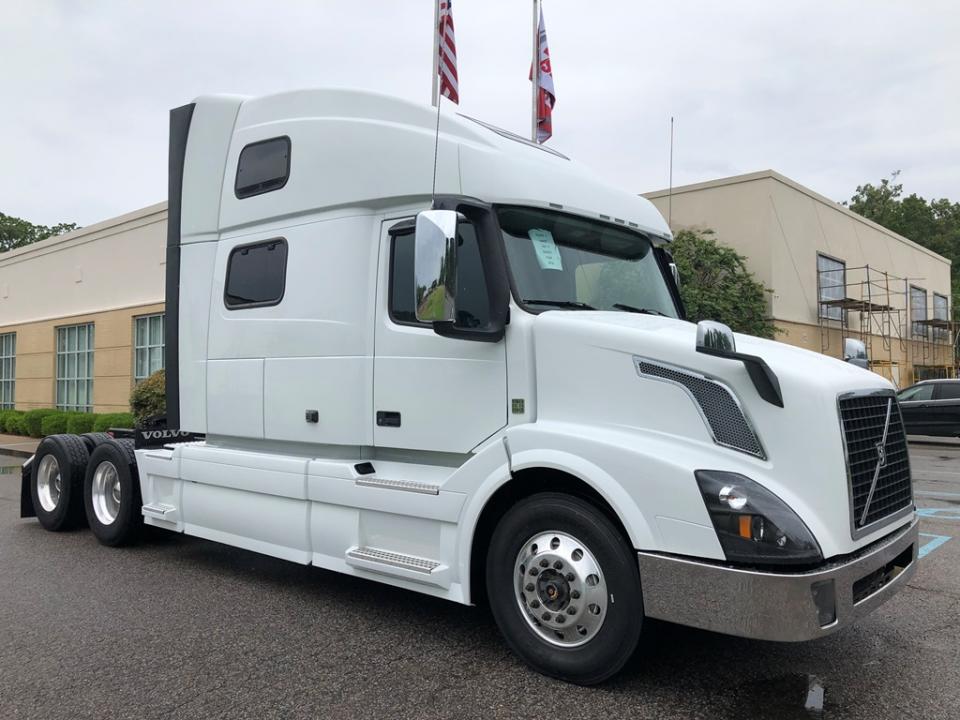 Used 2018 Volvo VNL64T780 Tractor For Sale in Southhaven, MS 38671