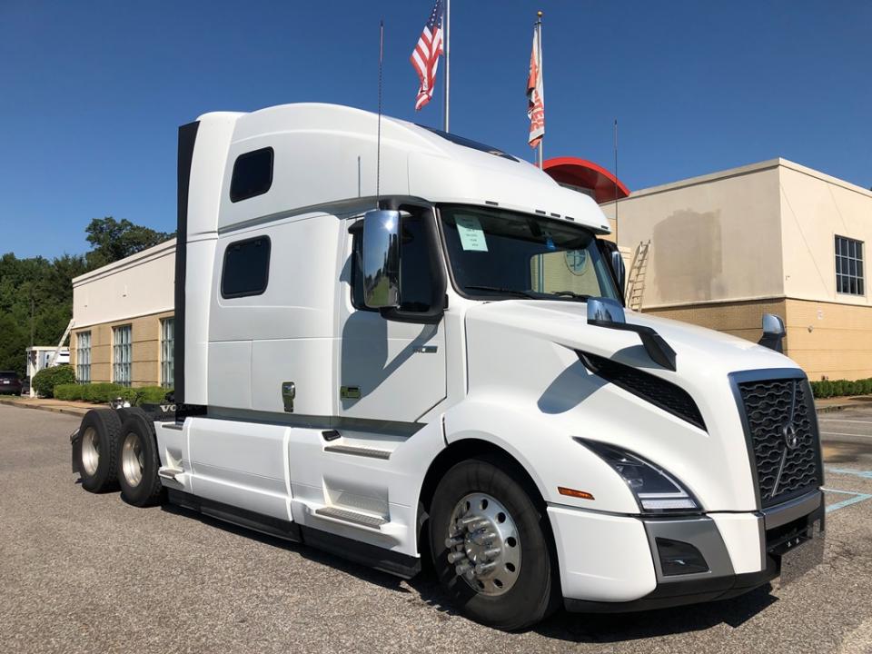 Used 2019 Volvo VNL64T860 Tractor For Sale in Southhaven, MS 38671