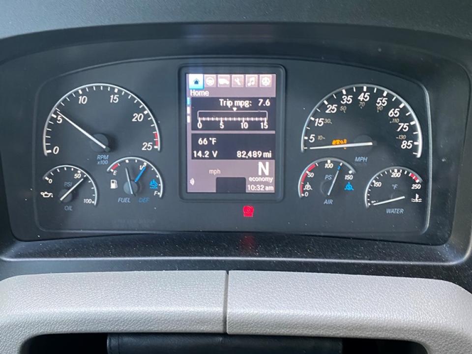 Used 2021 Freightliner Cascadia For Sale in Southaven, Mississippi